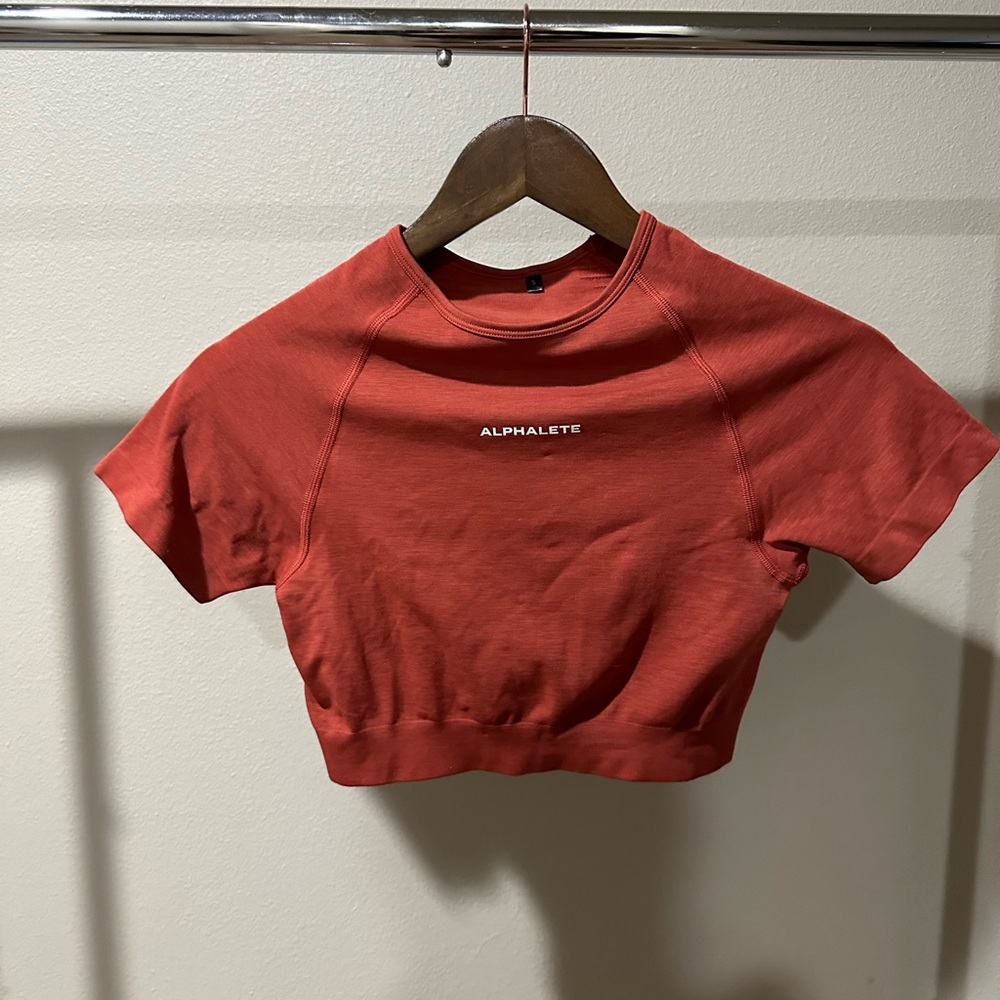 Alphalete crop top